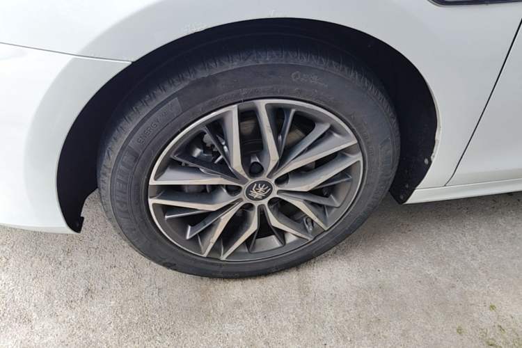 Used BYD Qin PLUS 2021 EV 400KM Luxury Model Left Front Wheel Hub