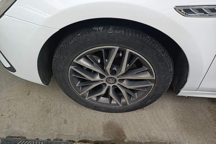 Used BYD Qin PLUS 2021 EV 400KM Luxury Model Left Front Wheel Hub