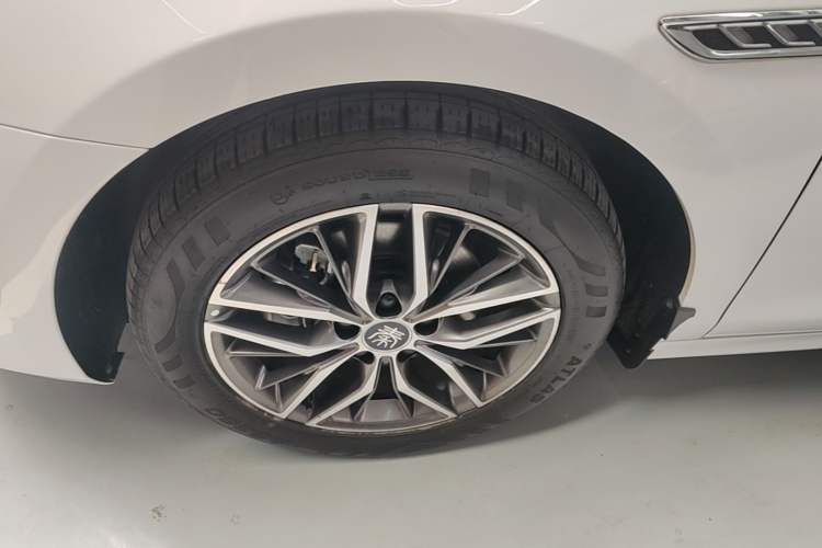 Used BYD Qin PLUS 2021 EV 500KM Luxury Model Left Front Wheel Hub