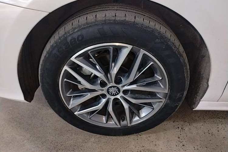 Used BYD Qin PLUS 2021 DM-i 120KM Flagship Model Left Front Wheel Hub