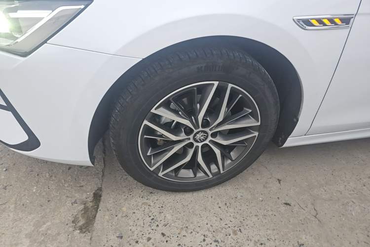 Used BYD Qin PLUS 2021 EV 500KM Luxury Model Left Front Wheel Hub