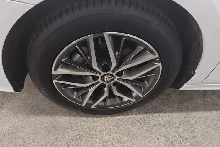 Used BYD Qin PLUS 2021 DM-i 55KM Flagship Model Left Front Wheel Hub
