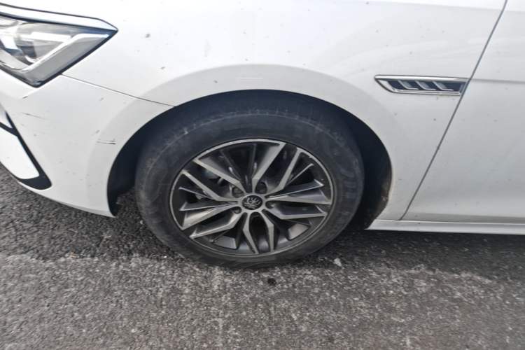 Used BYD Qin PLUS 2021 EV 500KM Premium Model Left Front Wheel Hub