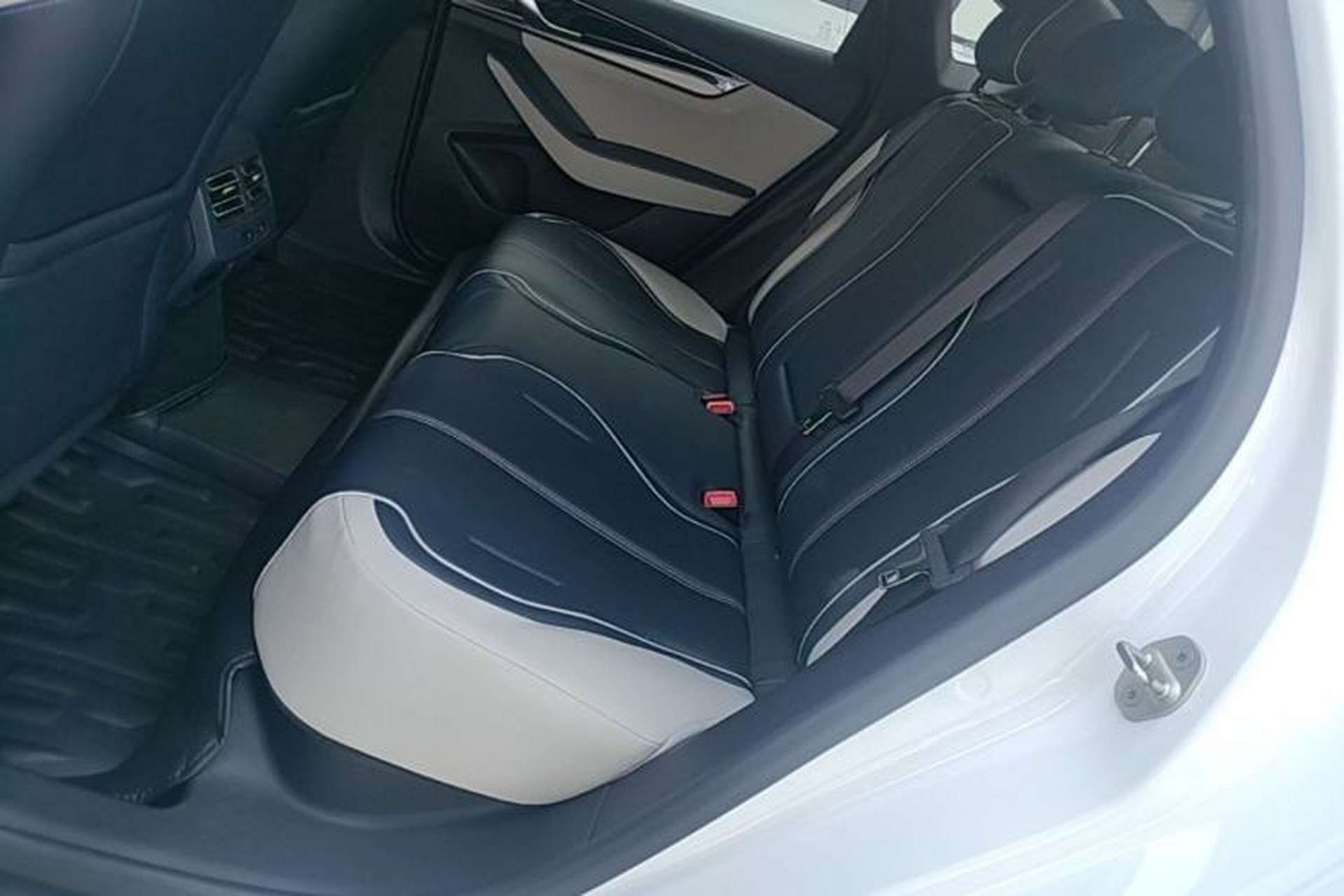 Used BYD Qin PLUS 2021 EV 600KM Flagship Model Left Rear Seat
