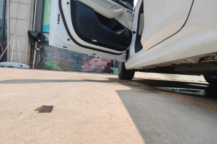 Used BYD Qin PLUS 2021 DM-i 55KM Flagship Model Left Side Sill