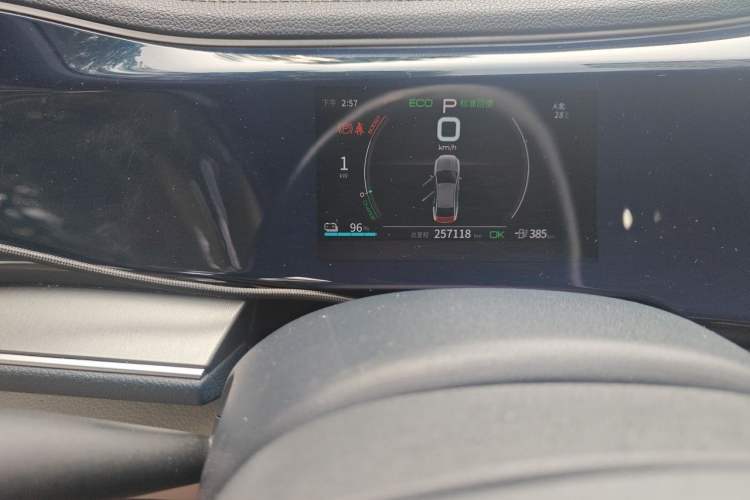 Used BYD Qin PLUS 2021 EV 400KM Luxury Model Odometer Close Up