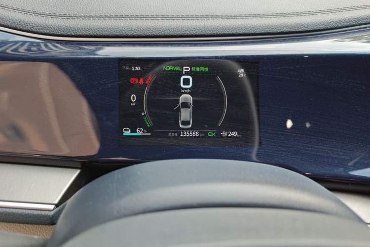 Used BYD Qin PLUS 2021 EV 400KM Luxury Model Odometer Close Up