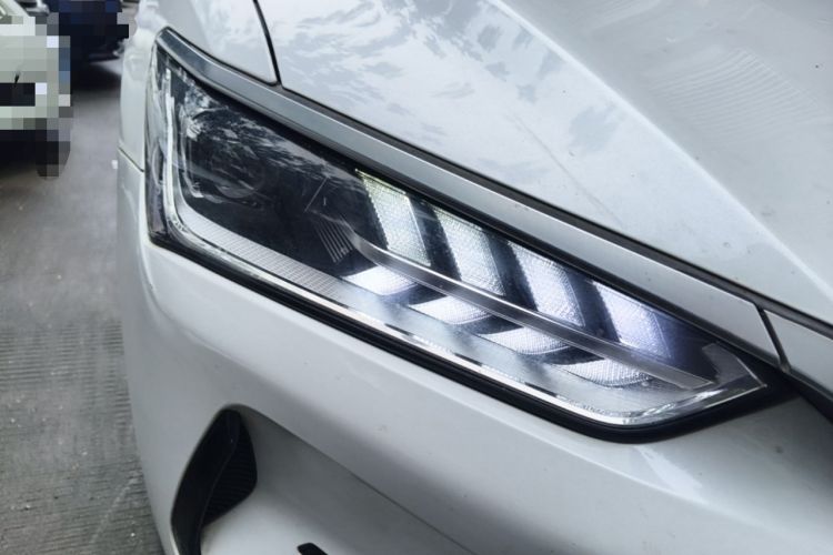 Used BYD Qin PLUS 2021 EV 400KM Luxury Model Right Front Headlight