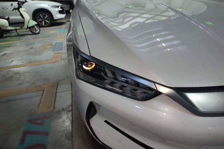 Used BYD Qin PLUS 2021 EV 420KM Commuter Edition Right Front Headlight
