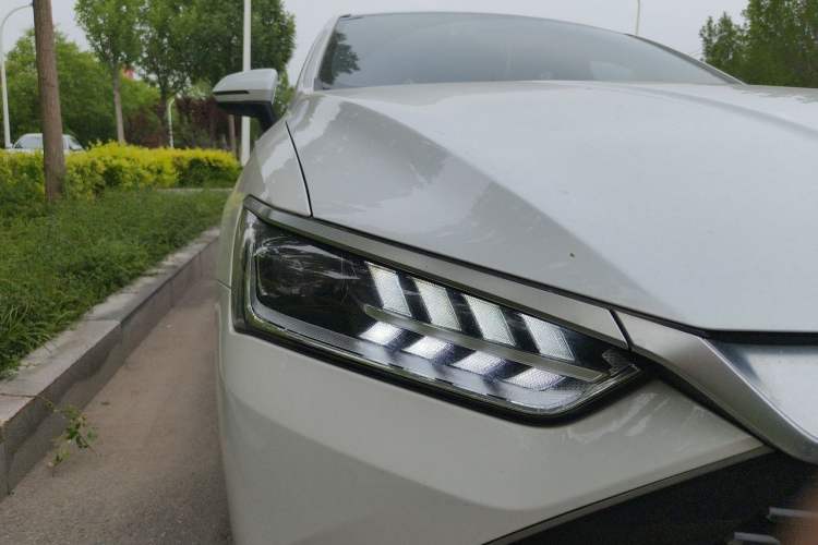 Used BYD Qin PLUS 2021 DM-i 120KM Prestige Model Right Front Headlight