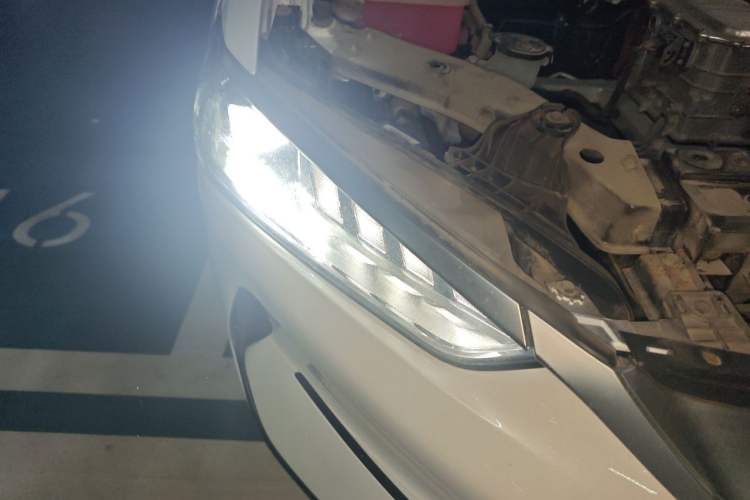 Used BYD Qin PLUS 2021 EV 500KM Luxury Model Right Front Headlight