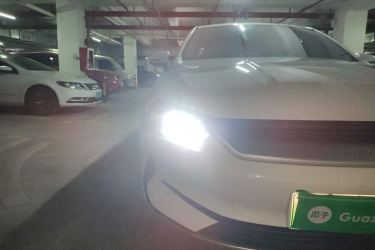 Used BYD Qin PLUS 2021 EV 400KM Leading Comfort Edition Right Front Headlight