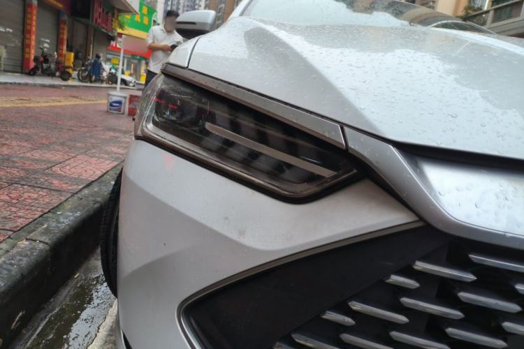 Used BYD Qin PLUS 2021 DM-i 120KM Prestige Model Right Front Headlight