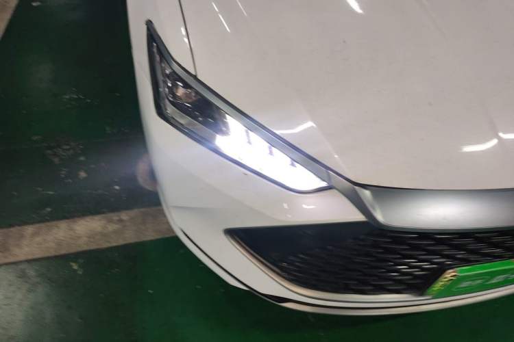 Used BYD Qin PLUS 2021 DM-i 120KM Prestige Model Right Front Headlight