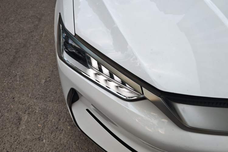 Used BYD Qin PLUS 2021 EV 400KM Luxury Model Right Front Headlight