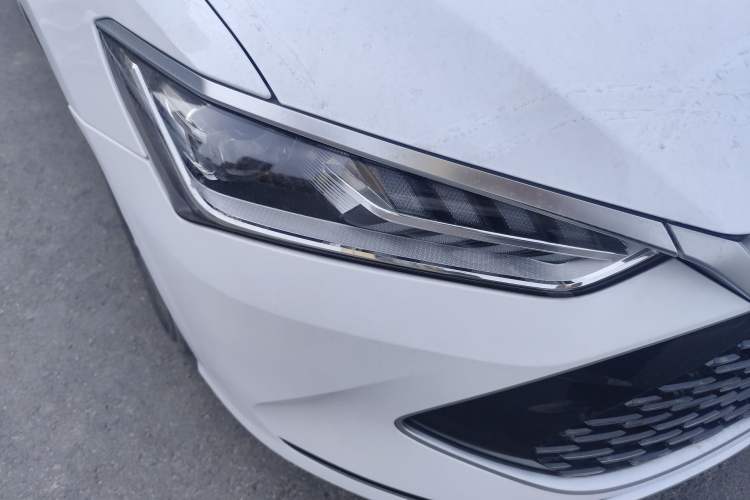 Used BYD Qin PLUS 2021 DM-i 120KM Prestige Model Right Front Headlight