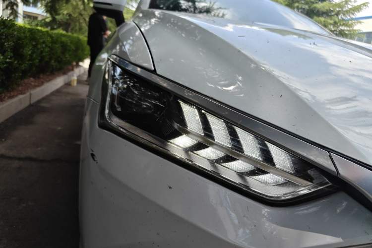 Used BYD Qin PLUS 2021 DM-i 120KM Flagship Model Right Front Headlight