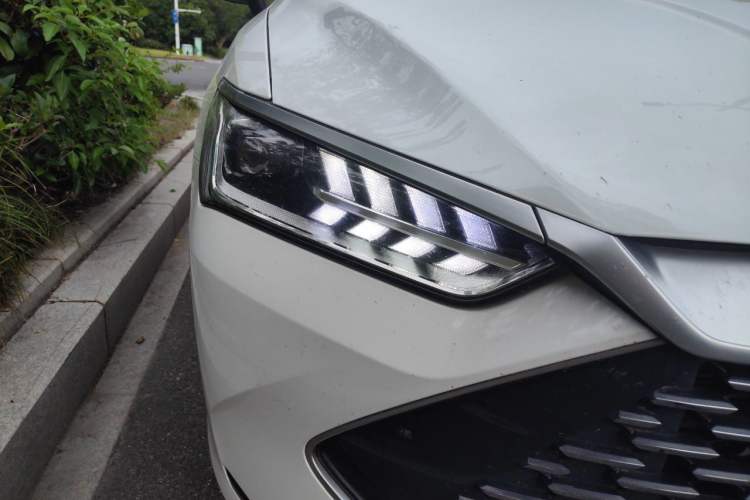 Used BYD Qin PLUS 2021 DM-i 55KM Prestige Model Right Front Headlight