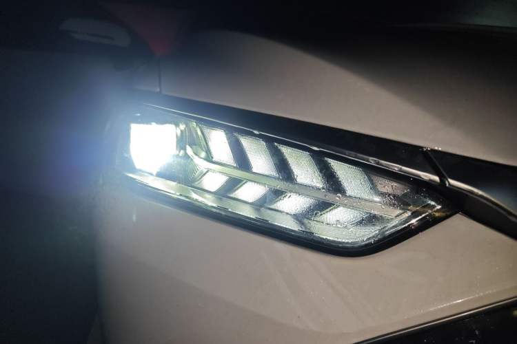 Used BYD Qin PLUS 2021 DM-i 55KM Flagship Model Right Front Headlight