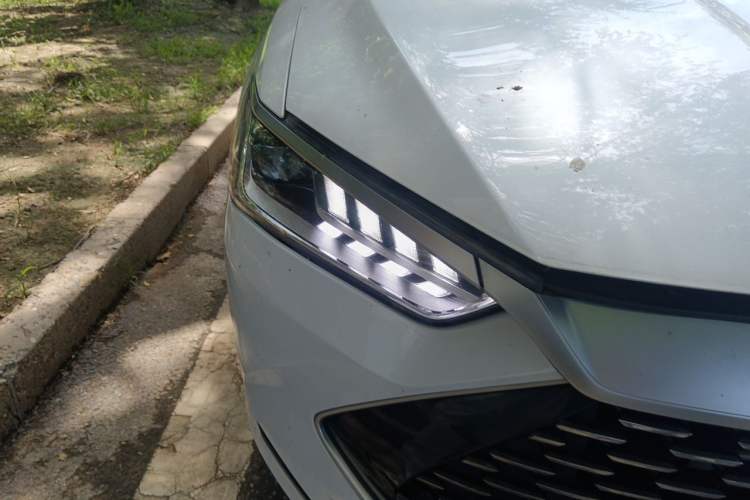 Used BYD Qin PLUS 2021 DM-i 120KM Flagship Model Right Front Headlight