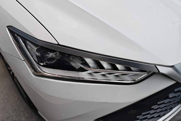 Used BYD Qin PLUS 2021 DM-i 55KM Flagship Model Right Front Headlight
