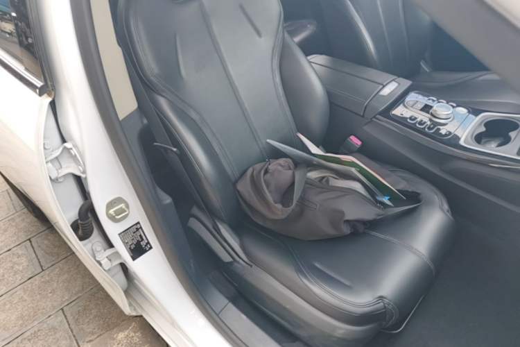 Used BYD Qin PLUS 2021 EV 400KM Leading Comfort Edition Right Front Seat