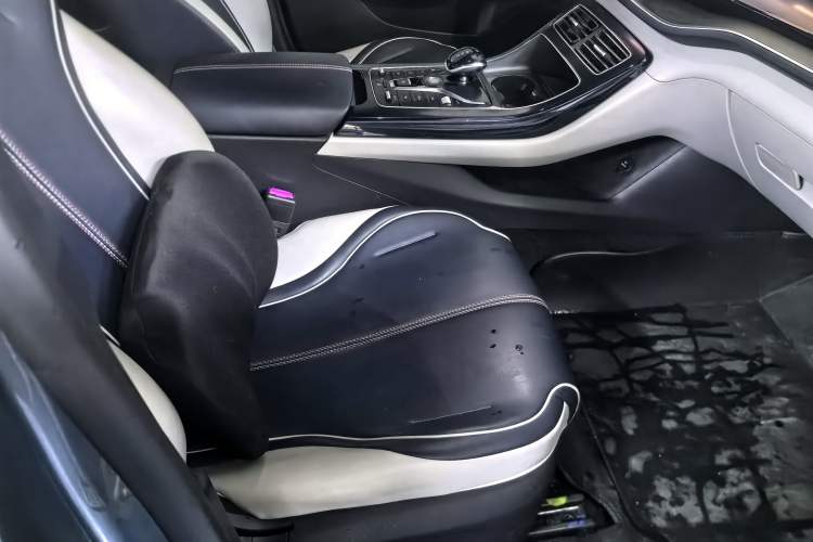 Used BYD Qin PLUS 2021 DM-i 55KM Flagship Model Right Front Seat