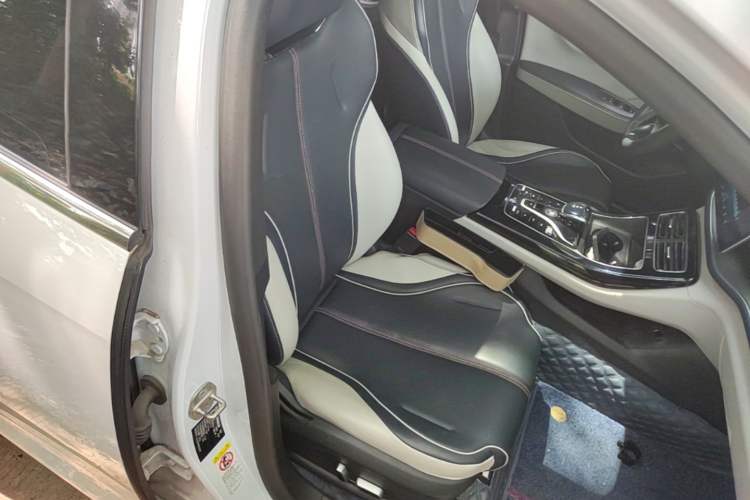 Used BYD Qin PLUS 2021 EV 600KM Flagship Model Right Front Seat