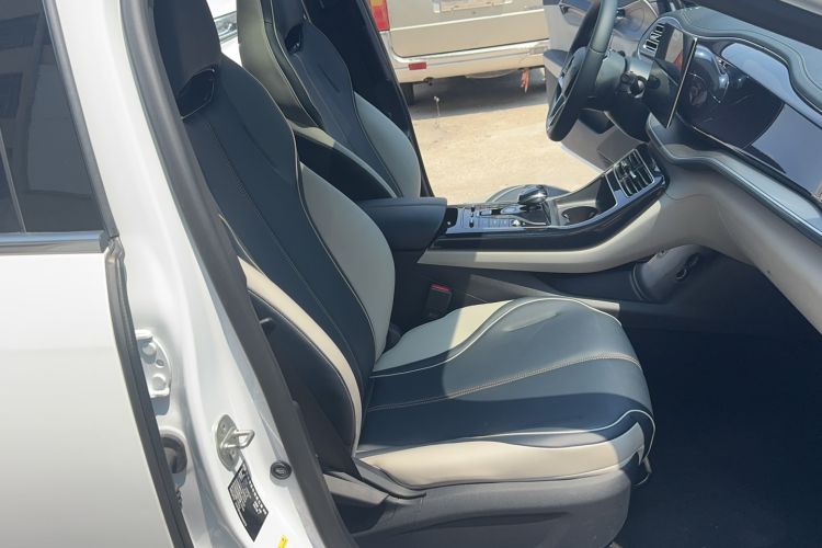 Used BYD Qin PLUS 2021 EV 400KM Luxury Model Right Front Seat