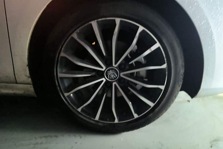 Used BYD Qin PLUS 2021 EV 600KM Flagship Model Right Front Wheel Hub