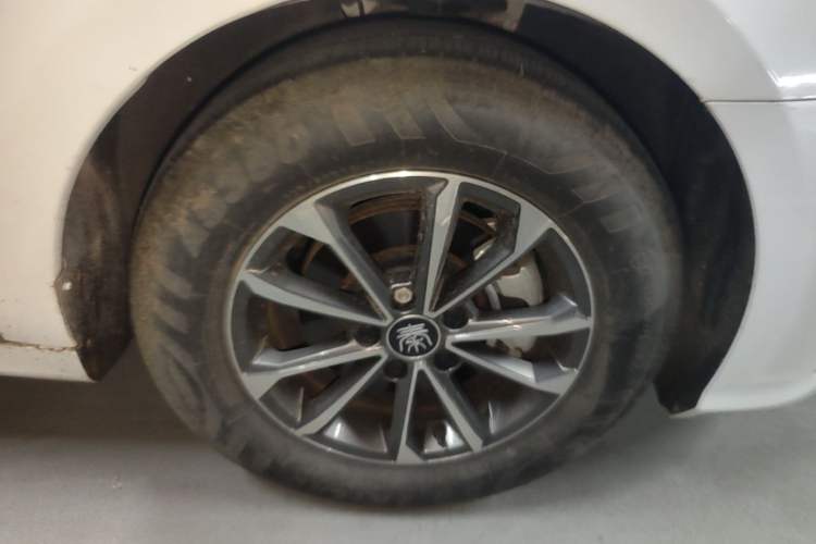 Used BYD Qin PLUS 2021 DM-i 55KM Prestige Model Right Front Wheel Hub
