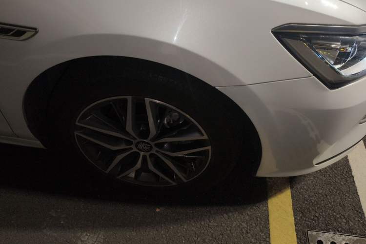 Used BYD Qin PLUS 2021 DM-i 55KM Flagship Model Right Front Wheel Hub