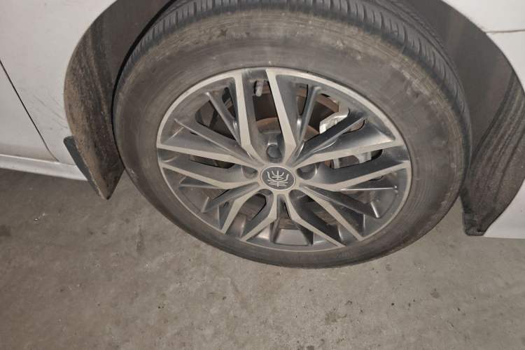 Used BYD Qin PLUS 2021 DM-i 55KM Flagship Model Right Front Wheel Hub