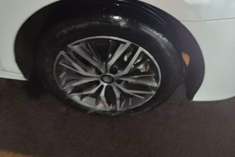 Used BYD Qin PLUS 2021 DM-i 120KM Prestige Model Right Front Wheel Hub