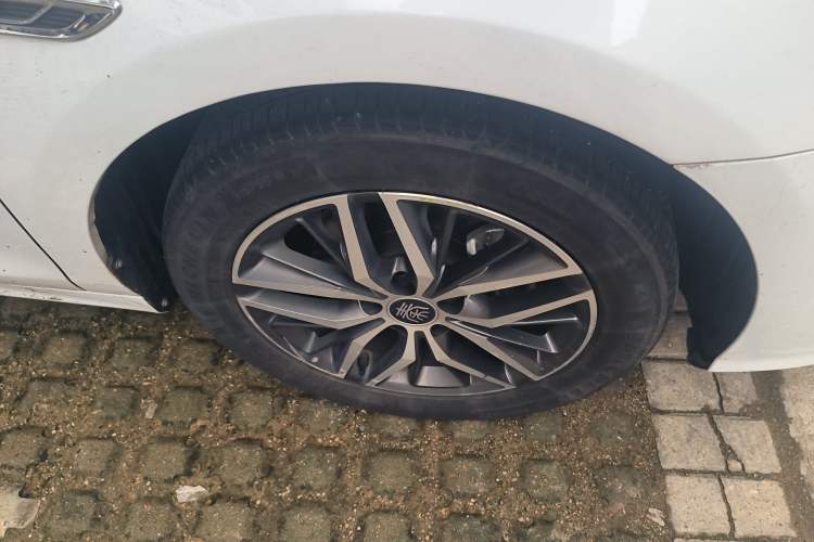 Used BYD Qin PLUS 2021 DM-i 120KM Flagship Model Right Front Wheel Hub