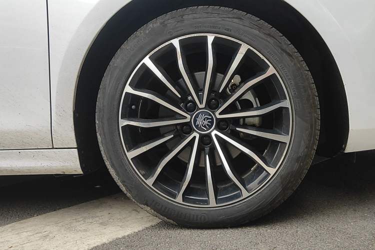Used BYD Qin PLUS 2021 EV 600KM Flagship Model Right Front Wheel Hub