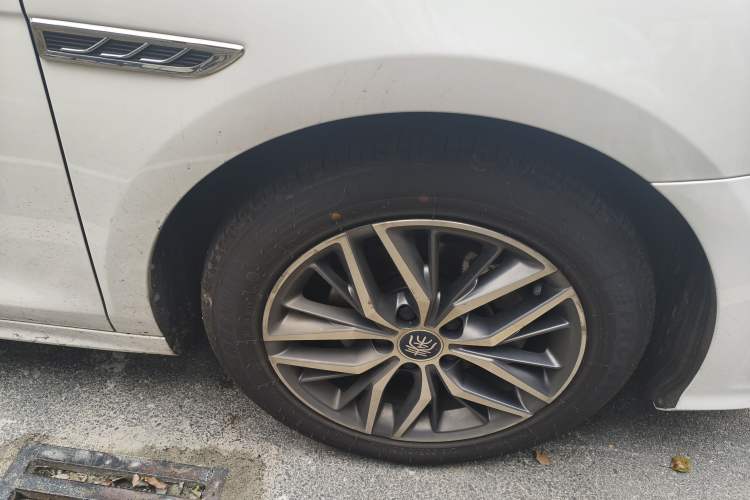 Used BYD Qin PLUS 2021 DM-i 55KM Flagship Model Right Front Wheel Hub