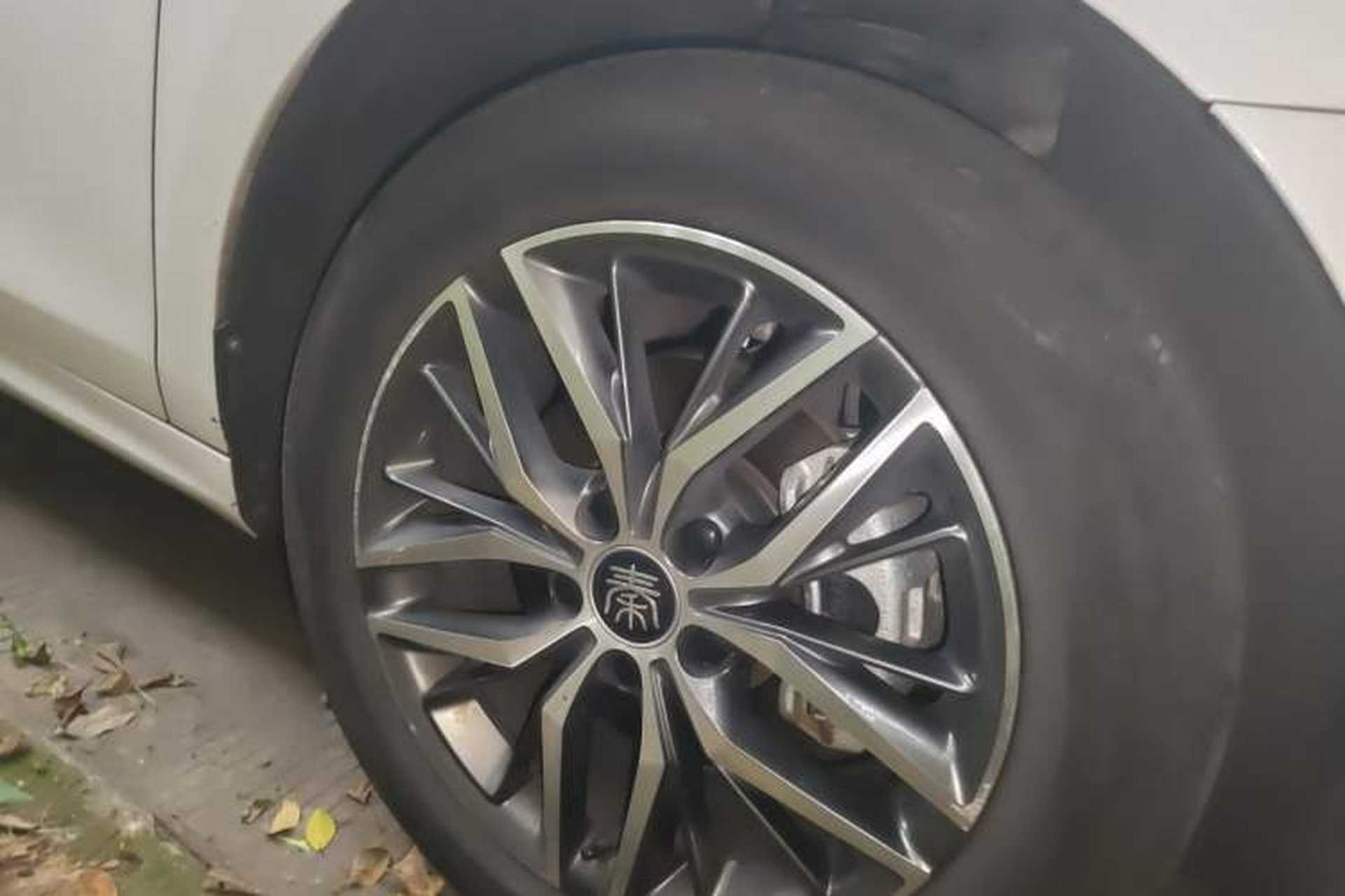 Used BYD Qin PLUS 2021 DM-i 120KM Prestige Model Right Front Wheel Hub
