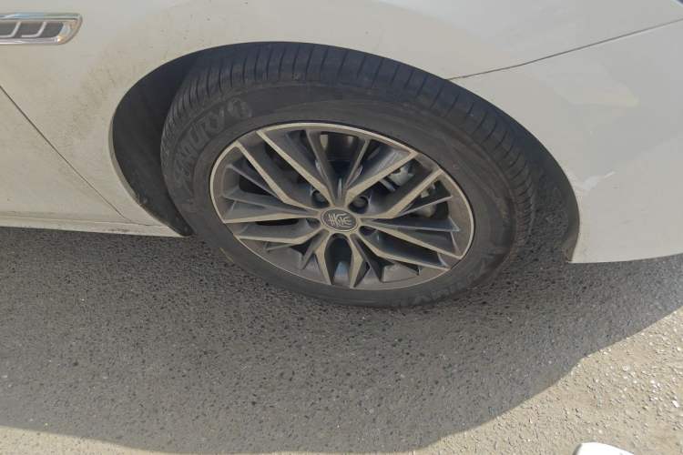 Used BYD Qin PLUS 2021 DM-i 55KM Flagship Model Right Front Wheel Hub