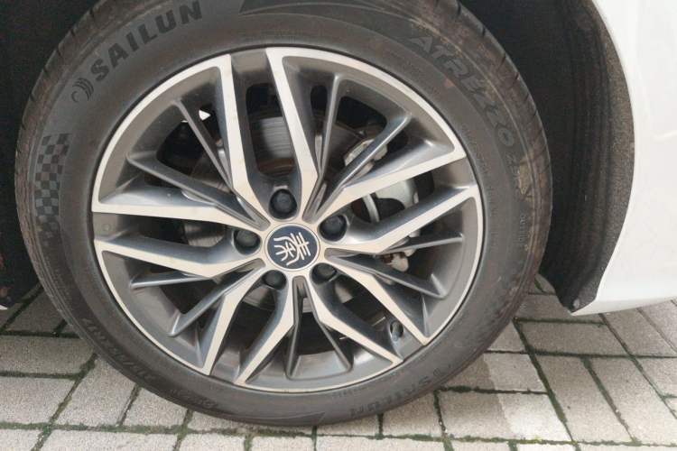Used BYD Qin PLUS 2021 DM-i 120KM Flagship Model Right Front Wheel Hub