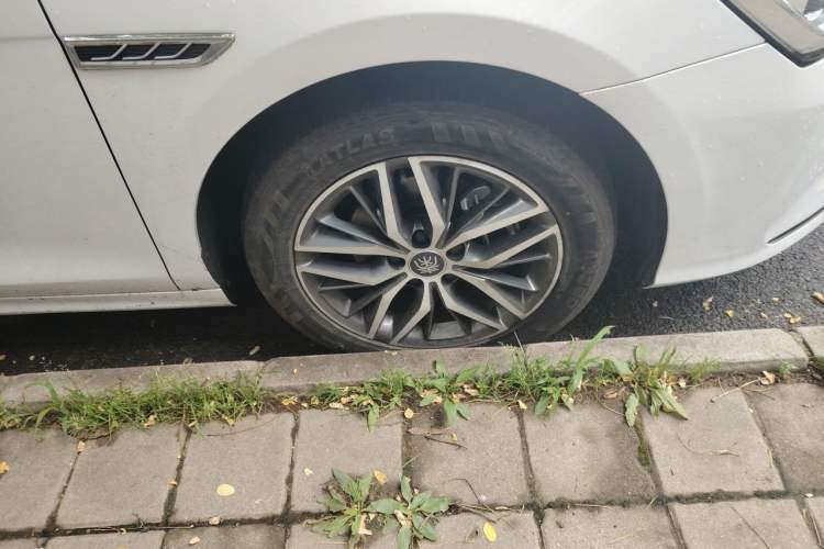 Used BYD Qin PLUS 2021 DM-i 55KM Flagship Model Right Front Wheel Hub