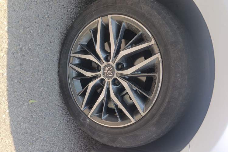Used BYD Qin PLUS 2021 DM-i 55KM Flagship Model Right Front Wheel Hub