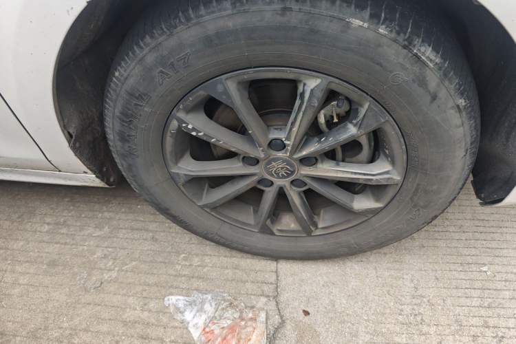 Used BYD Qin PLUS 2021 EV 420KM Commuter Edition Right Front Wheel Hub