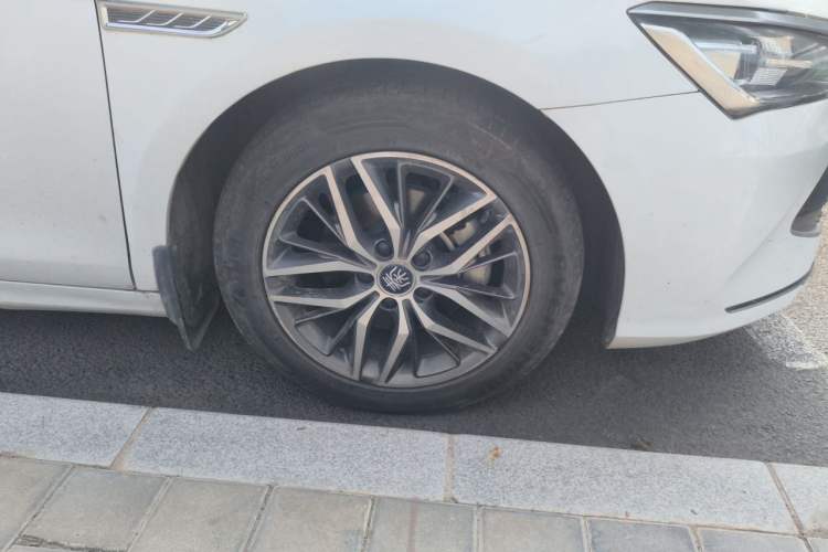 Used BYD Qin PLUS 2021 DM-i 55KM Flagship Model Right Front Wheel Hub