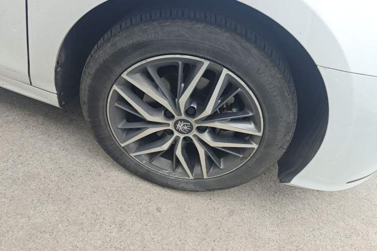 Used BYD Qin PLUS 2021 DM-i 55KM Flagship Model Right Front Wheel Hub