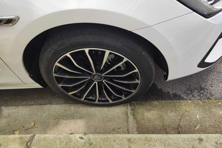 Used BYD Qin PLUS 2021 EV 600KM Flagship Model Right Front Wheel Hub