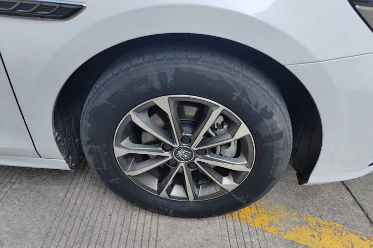 Used BYD Qin PLUS 2021 DM-i 55KM Prestige Model Right Front Wheel Hub
