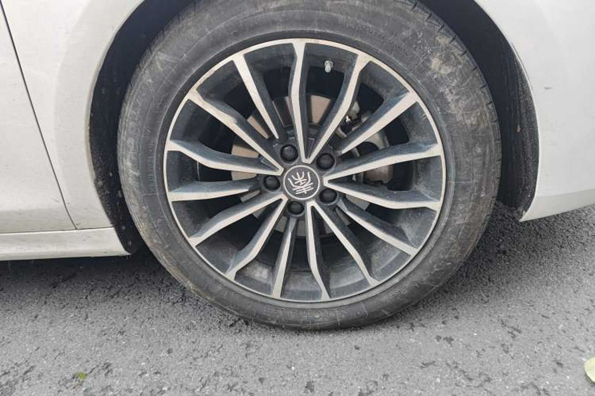 Used BYD Qin PLUS 2021 EV 600KM Flagship Model Right Front Wheel Hub