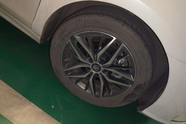 Used BYD Qin PLUS 2021 DM-i 55KM Flagship Model Right Front Wheel Hub
