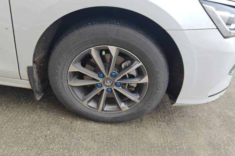 Used BYD Qin PLUS 2021 DM-i 55KM Prestige Model Right Front Wheel Hub